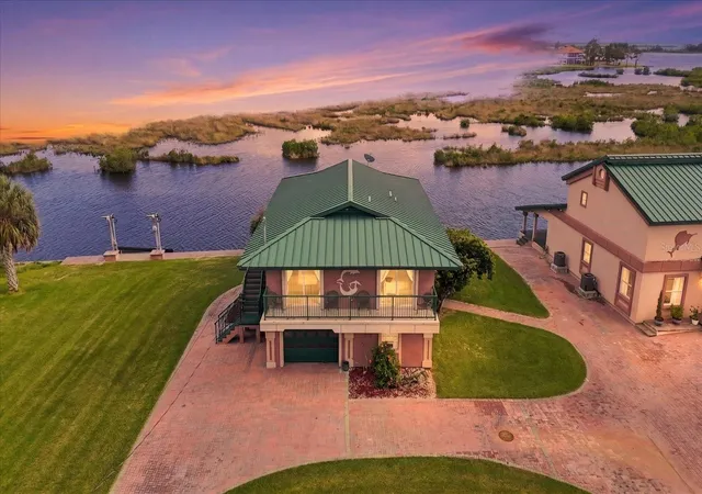 Photo 1 of Single family home for sale at 3198 Indian Gulf Ln, Hernando Beach, FL 34607 | MLS# W7888807 | Listing updated on 2026-08-26