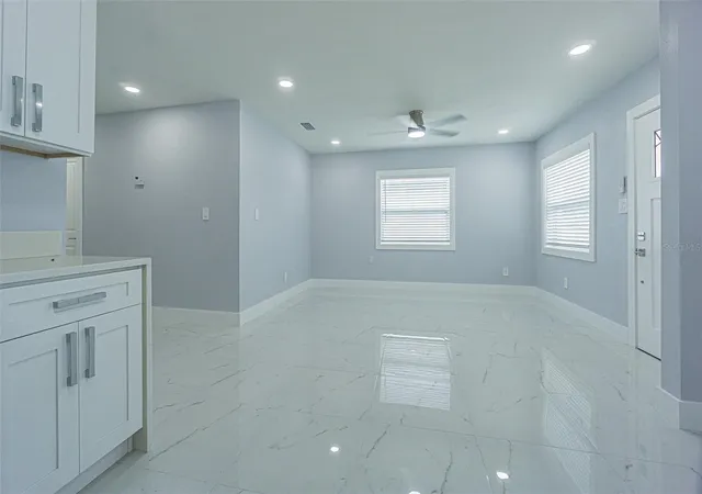 4th image of 3320 W Leroy St, Tampa, FL 33607 | MLS# TB8541220