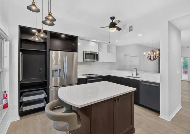 4th image of 6330 99Th Wy N #14B, St Petersburg, FL 33708 | MLS# TB8541224