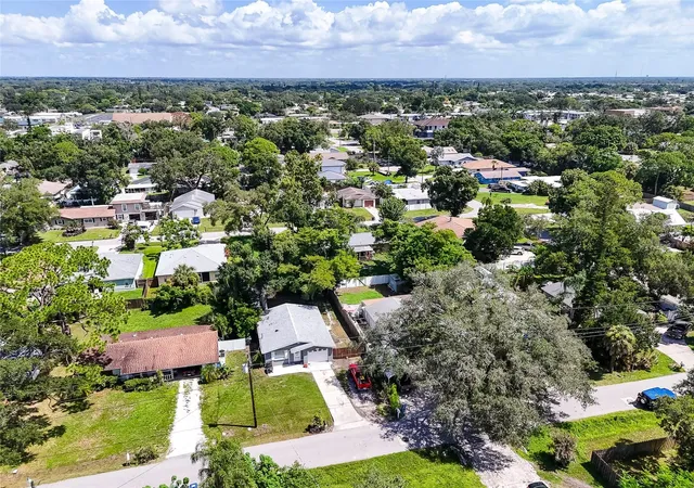 3rd image of 2951 Edgewood Ln, Sarasota, FL 34231 | MLS# A4703691