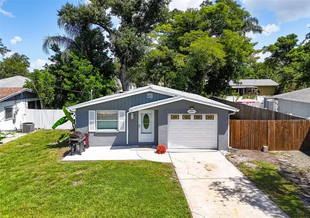 4th image of 2951 Edgewood Ln, Sarasota, FL 34231 | MLS# A4703691