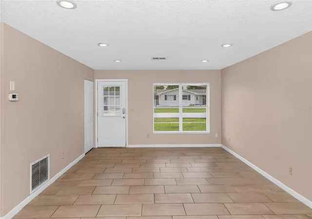 5th image of 2638 Beal St, Deltona, FL 32738 | MLS# O6435604