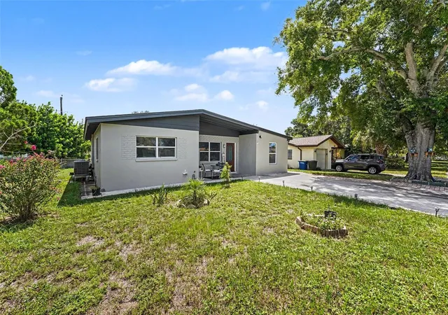 3rd image of 1935 Atlantis Dr, Clearwater, FL 33763 | MLS# TB8541232