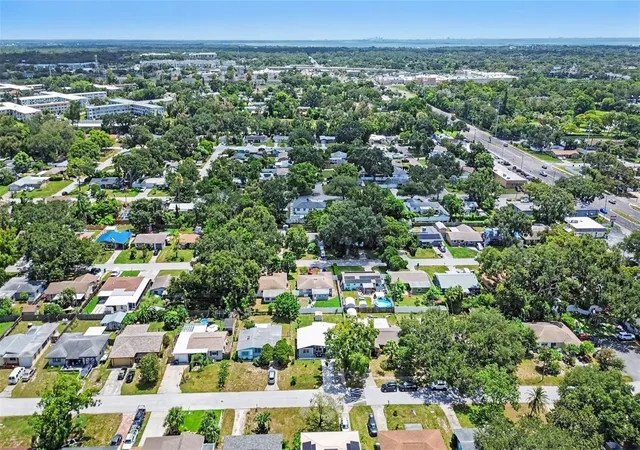 34th image of 1935 Atlantis Dr, Clearwater, FL 33763 | MLS# TB8541232