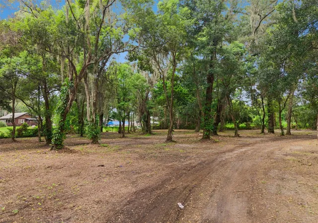 5th image of 860 E Lisa Ln, Apopka, FL 32703 | MLS# O6435617