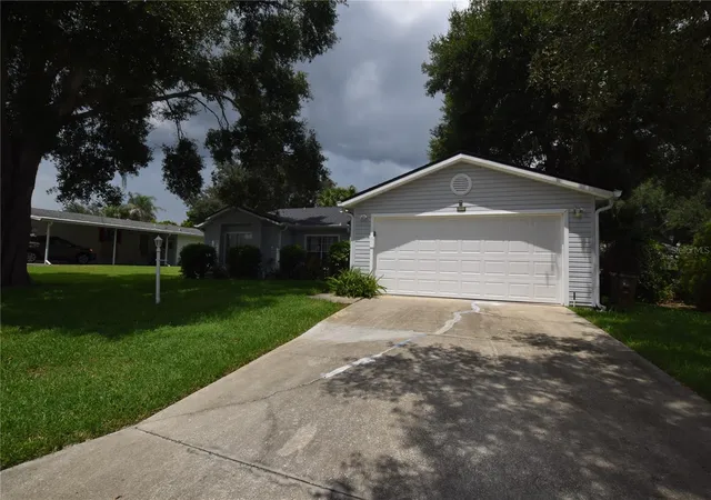 1st image of 5137 Desoto Wy, Leesburg, FL 34748 | MLS# O6435619