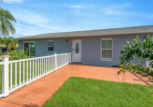 Photo 3 of Single family home for sale at 2054 Saffold Park Dr, Ruskin, FL 33570 | MLS# TB8541240 | Listing updated on 2026-10-03