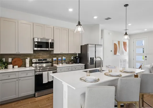 4th image of 17 Bonnie Ln, Palm Coast, FL 32137 | MLS# FC320877
