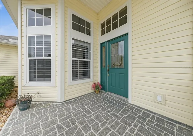 Photo 2 of Single family home for sale at 5596 Freeport Dr, Tavares, FL 32778 | MLS# G5116769 | Listing updated on 2026-09-30