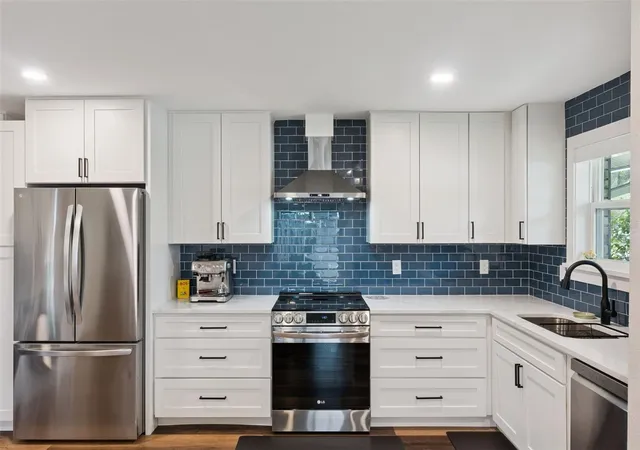 3rd image of 530 W Par St, ORLANDO, FL 32804