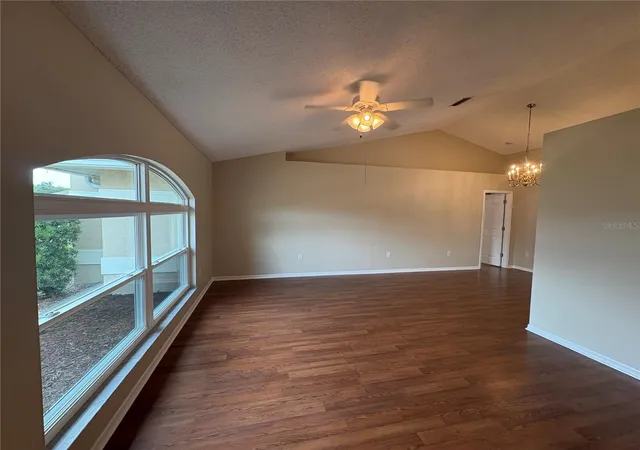 4th image of 5370 Southerly Wy, Sarasota, FL 34232 | MLS# A4703707
