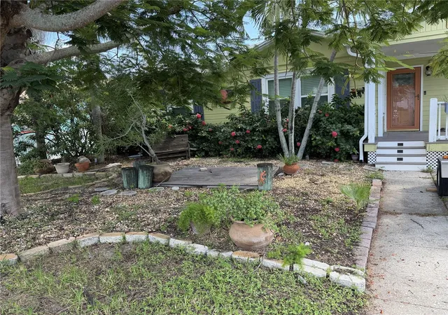 Photo 3 of Single family home for sale at 3008 Dupont St S, Gulfport, FL 33707 | MLS# TB8541262 | Listing updated on 2026-10-09