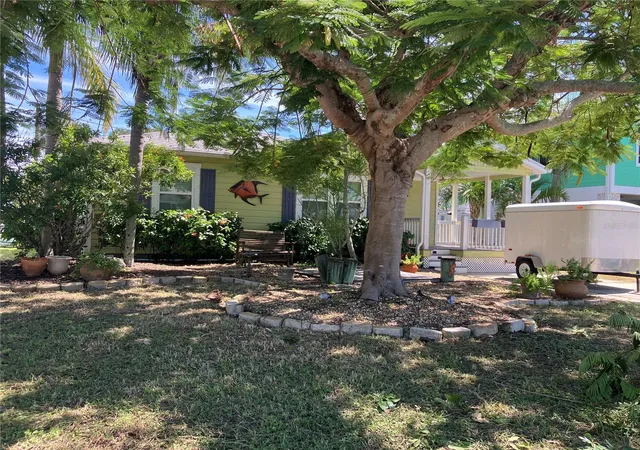 Photo 2 of Single family home for sale at 3008 Dupont St S, Gulfport, FL 33707 | MLS# TB8541262 | Listing updated on 2026-10-09