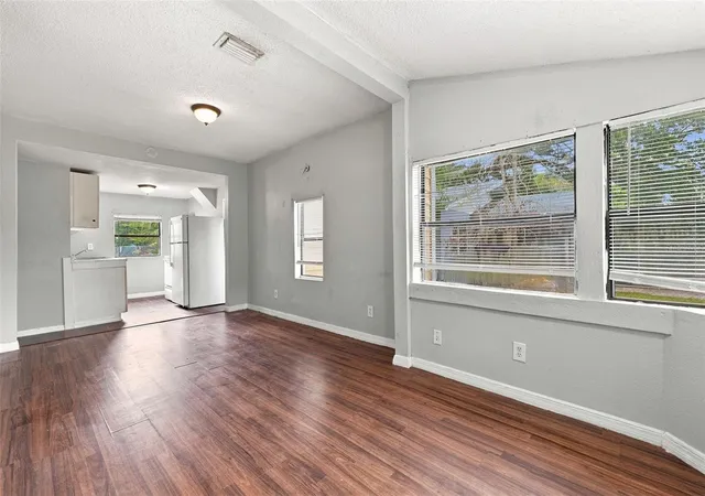 2nd image of 1521 12th St S, St Petersburg, FL 33705 | MLS# TB8541263