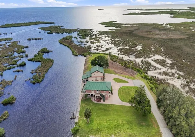 Photo 1 of Single family home for sale at 3194 Indian Gulf Ln, Hernando Beach, FL 34607 | MLS# W7888817 | Listing updated on 2026-08-26