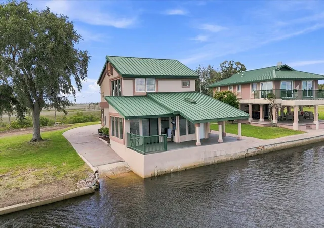 Photo 5 of Single family home for sale at 3194 Indian Gulf Ln, Hernando Beach, FL 34607 | MLS# W7888817 | Listing updated on 2026-08-26