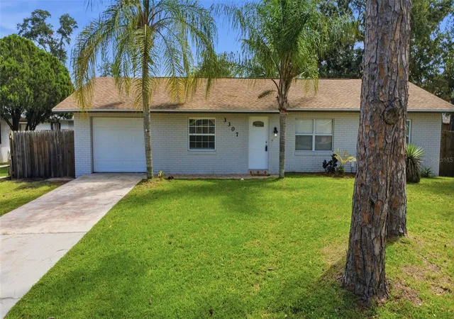 Photo 2 of Single family home for sale at 3307 Pine Tree Dr, Edgewater, FL 32141 | MLS# V4950871 | Listing updated on 2026-08-26