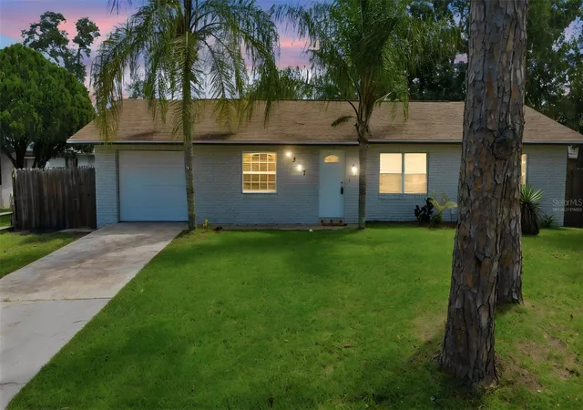 Photo 1 of Single family home for sale at 3307 Pine Tree Dr, Edgewater, FL 32141 | MLS# V4950871 | Listing updated on 2026-08-26