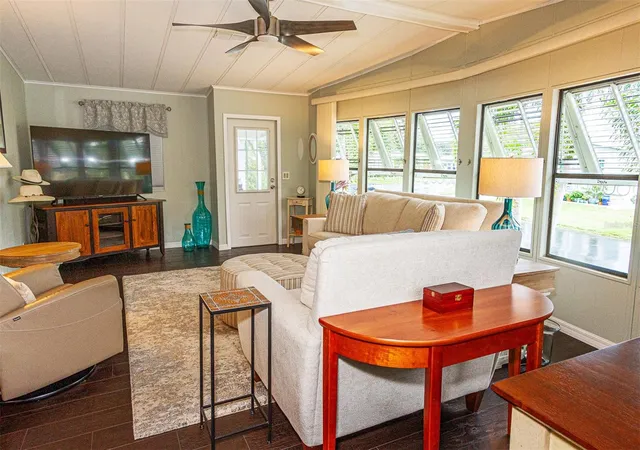 5th image of 172 Clubview Dr #5, Safety Harbor, FL 34695 | MLS# TB8541284