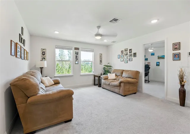 5th image of 40 Oakleaf Wy, Palm Coast, FL 32137 | MLS# FC320880