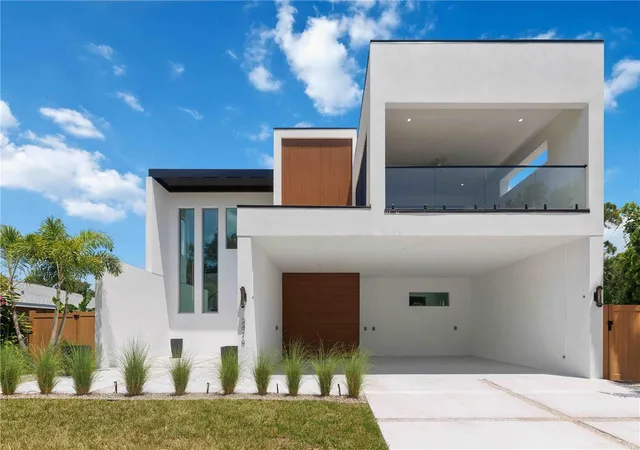 3rd image of 2419 Hillview Street Street, Sarasota, FL 34239 | MLS# A4703714