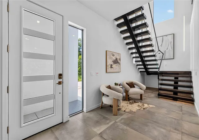4th image of 2419 Hillview Street Street, Sarasota, FL 34239 | MLS# A4703714