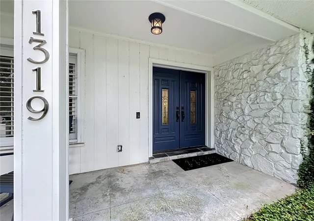 Photo 4 of Single family home for sale at 1319 Buckwood Dr, Orlando, FL 32806 | MLS# O6435657 | Listing updated on 2026-09-06
