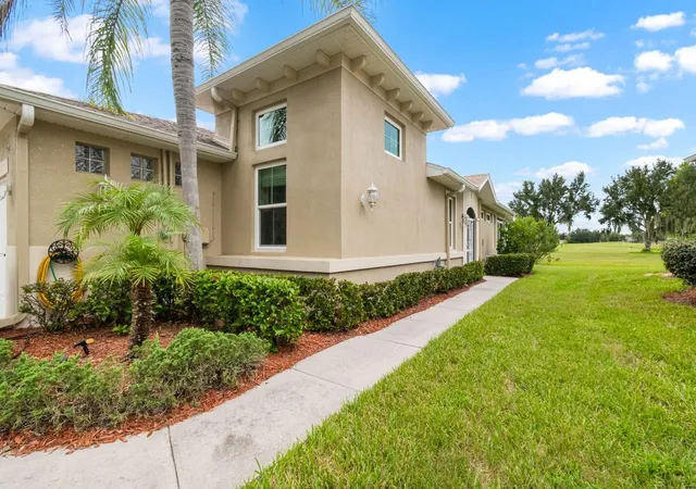 4th image of 1160 Jameson Greens Dr, Sun City Center, FL 33573 | MLS# TB8541298
