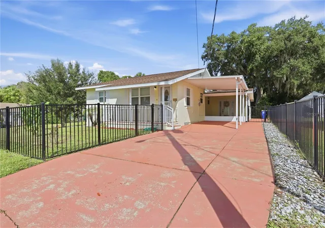 Photo 3 of Single family home for sale at 109 Western Ave, Edgewater, FL 32132 | MLS# V4950873 | Listing updated on 2026-09-20