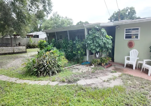 Photo 4 of Single family home for sale at 7485 17Th St N, St Petersburg, FL 33702 | MLS# TB8541310 | Listing updated on 2026-10-23