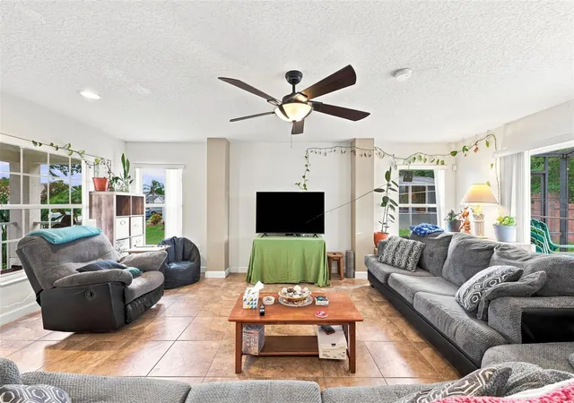 Photo 3 of Single family home for sale at 611 Abaco Ct, Kissimmee, FL 34746 | MLS# O6435668 | Listing updated on 2026-10-29