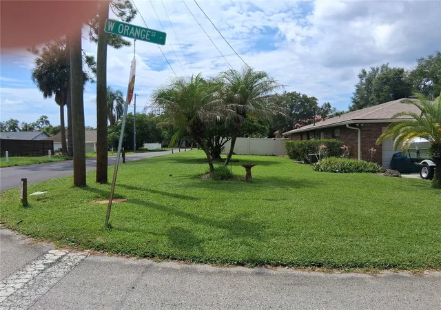 Photo 3 of Sale Pending at 400 W Orange St, Altamonte Springs, FL 32714 | MLS# G5116782 | Listing updated on 2026-09-04