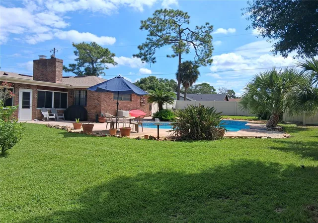 Photo 3 of Sale Pending at 400 W Orange St, Altamonte Springs, FL 32714 | MLS# G5116782 | Listing updated on 2026-09-04