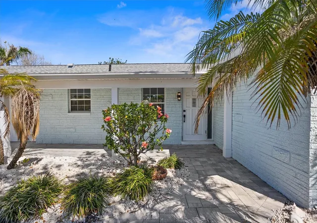 4th image of 10001 S Yacht Club Dr, Treasure Island, FL 33706 | MLS# W7888826