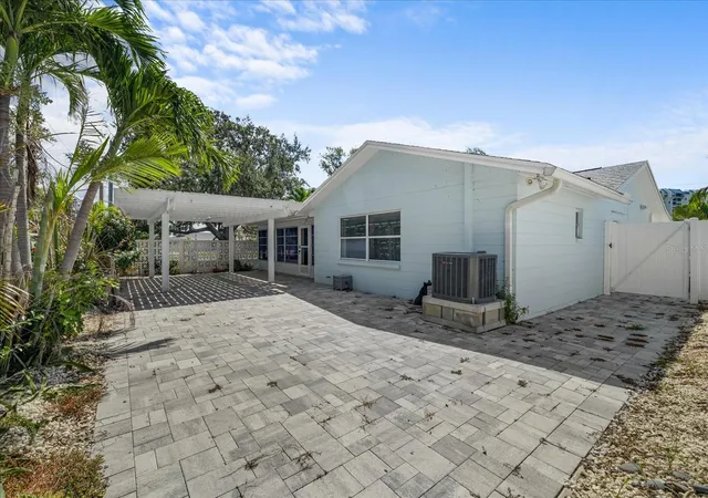 45th image of 10001 S Yacht Club Dr, Treasure Island, FL 33706 | MLS# W7888826