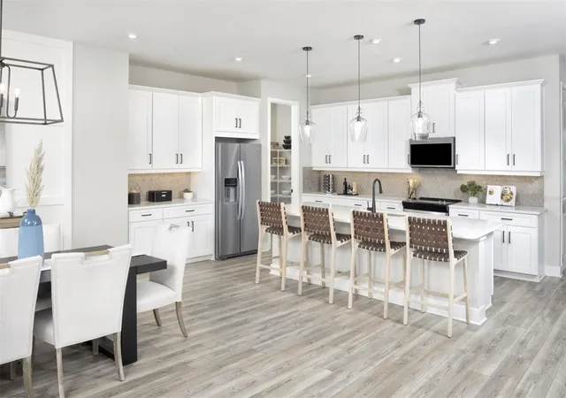 3rd image of 35507 Peak Willow Tr, Dade City, FL 33525 | MLS# TB8541327