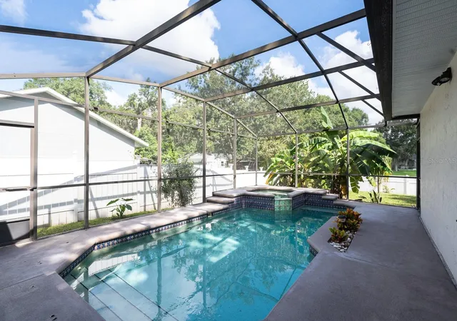 Photo 3 of Single family home for sale at 116 Quail Ridge Ct, Sanford, FL 32771 | MLS# O6435682 | Listing updated on 2026-09-29