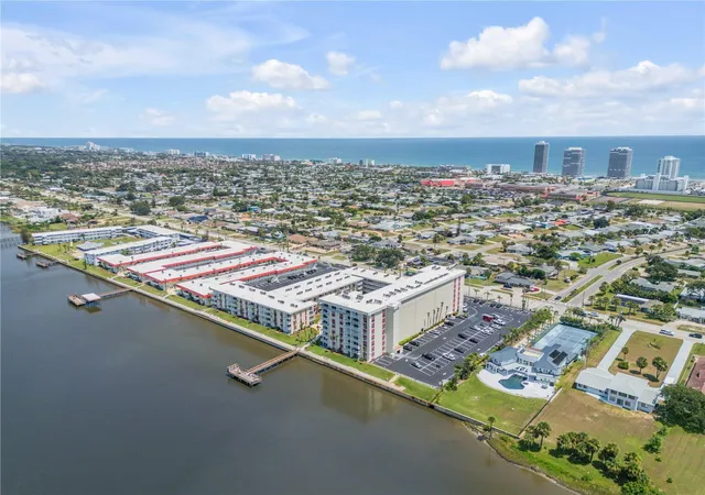 2nd image of 2711 N Halifax Ave, DAYTONA BEACH, FL 32118