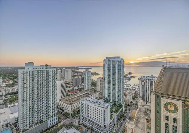 Photo 2 of Condo for sale at 275 1st Ave S #3704, St Petersburg, FL 33701 | MLS# TB8541351 | Listing updated on 2026-09-02