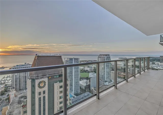 Listing Photo 2 - Condo for sale in Art House located at 275 1St Ave S, ST PETERSBURG, FL 33701 - Unit #3704
