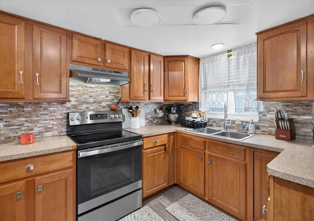 3rd image of 1031 Conoley Ln, Holiday, FL 34691 | MLS# TB8541358