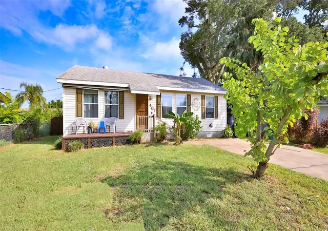 Photo 2 of Single family home for sale at 407 Ann St, Edgewater, FL 32132 | MLS# NS1089066 | Listing updated on 2026-08-28