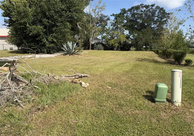 1st image of 121 W Lemon St, Lady Lake, FL 32159 | MLS# G5116791