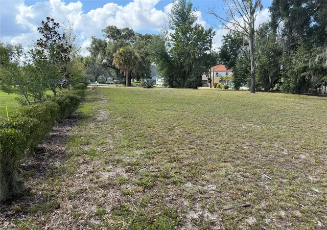 10th image of 121 W Lemon St, Lady Lake, FL 32159 | MLS# G5116791