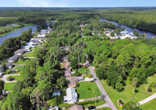 3rd image of 2249 Hontoon Rd, Deland, FL 32720 | MLS# V4950875