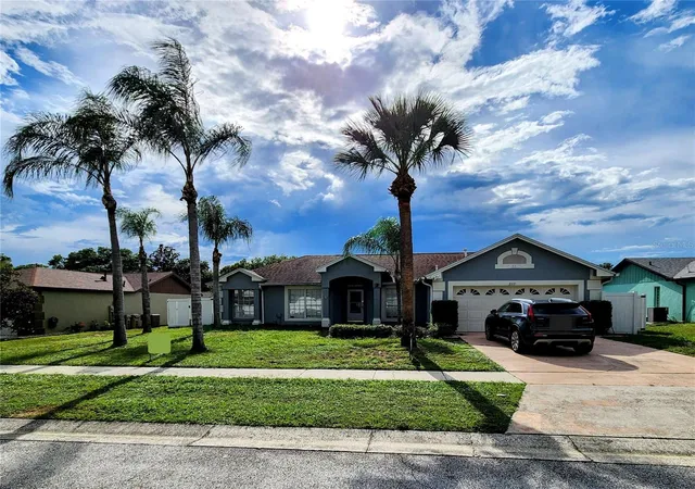 Photo 1 of Single family home for sale at 2221 Kiwi Trl, Clermont, FL 34714 | MLS# O6435714 | Listing updated on 2026-08-31