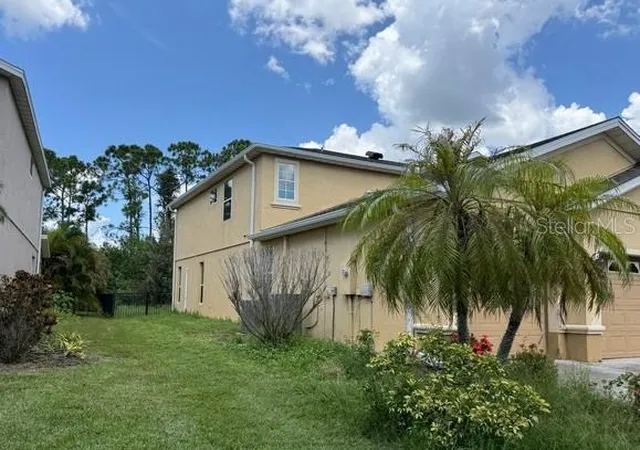 Photo 3 of Single family home for sale at 2531 Hobblebrush Dr, North Port, FL 34289 | MLS# C7529866 | Listing updated on 2026-08-22