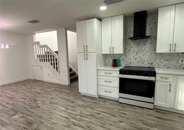 Photo 2 of Single family home for sale at 9224 Ventana Ln, Orlando, FL 32825 | MLS# O6435722 | Listing updated on 2026-10-23