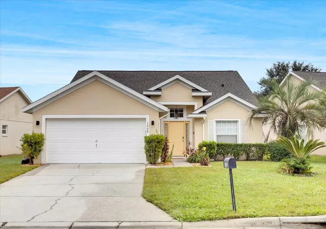 Photo 1 of Single family home for sale at 1208 Cedarwood Wy, Clermont, FL 34714 | MLS# O6435727 | Listing updated on 2026-08-29