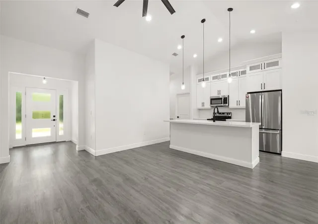 4th image of 3921 Dauphine St, Sebring, FL 33872 | MLS# D6148513